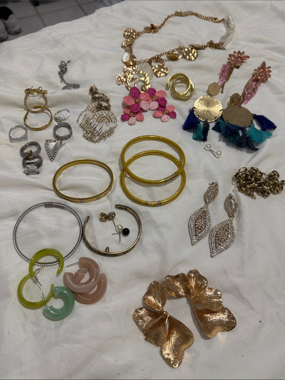 Bundle of Various Used Accessory Sets in Good Condition